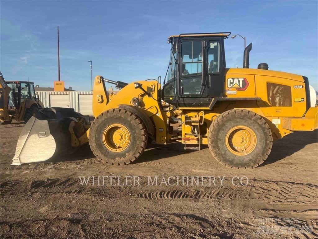 CAT 938M QC لوادر بعجل