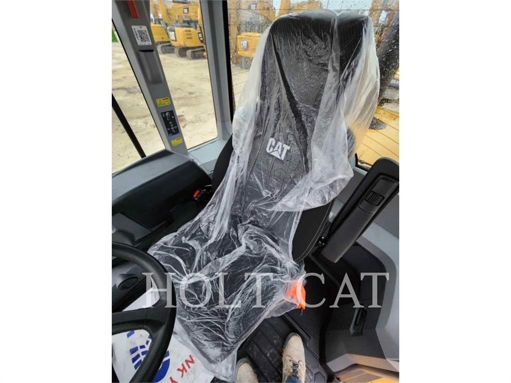 CAT 938M QC لوادر بعجل
