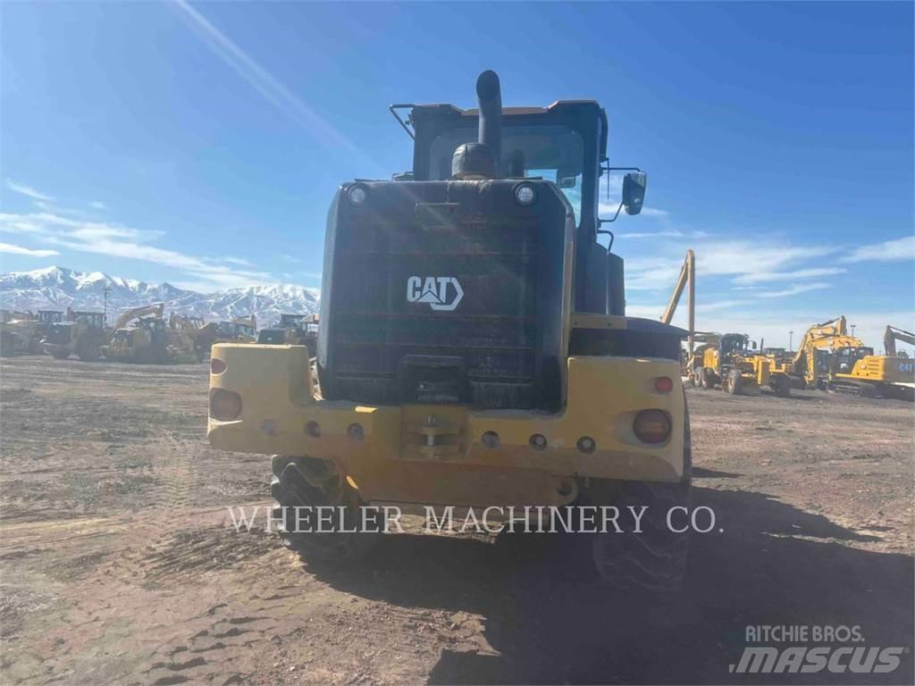 CAT 938M QC لوادر بعجل