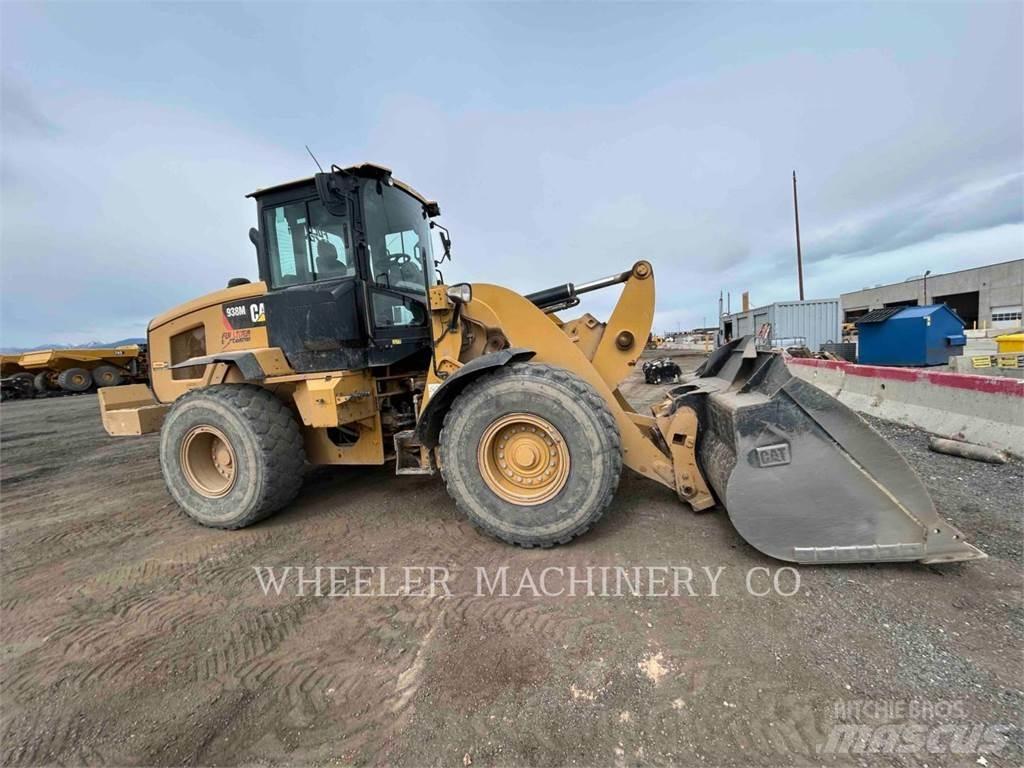 CAT 938M QC لوادر بعجل