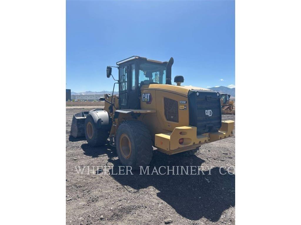 CAT 938M QC لوادر بعجل