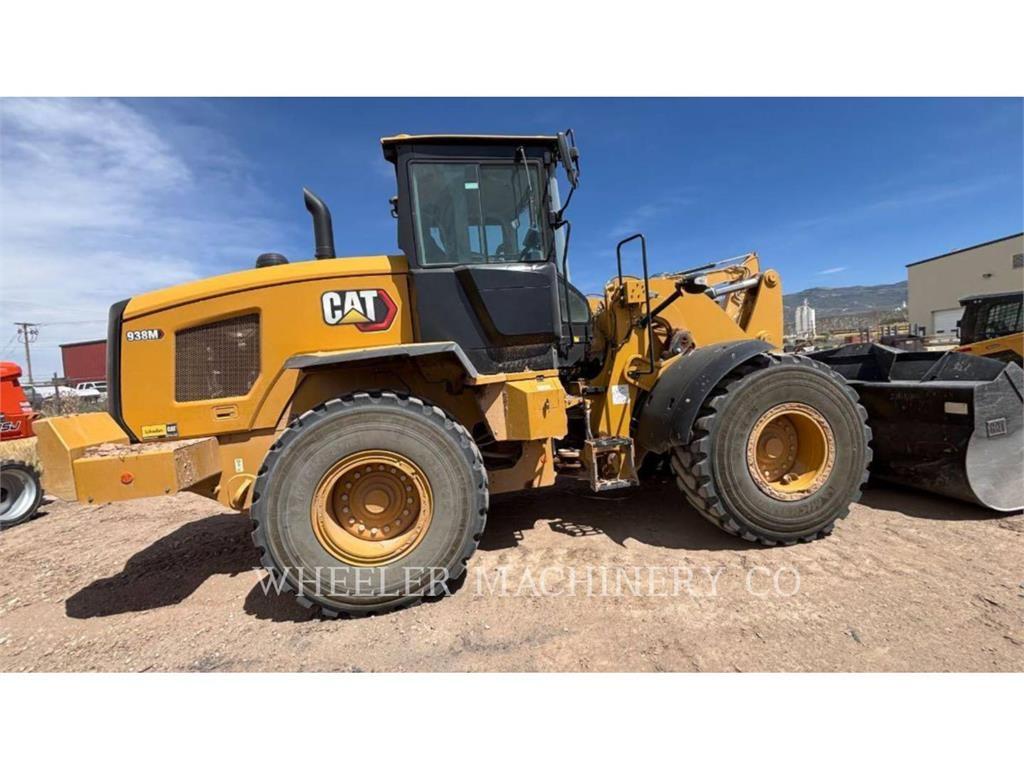 CAT 938M QC لوادر بعجل