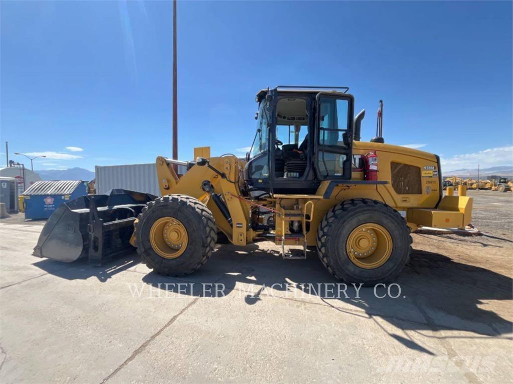 CAT 938M QC لوادر بعجل