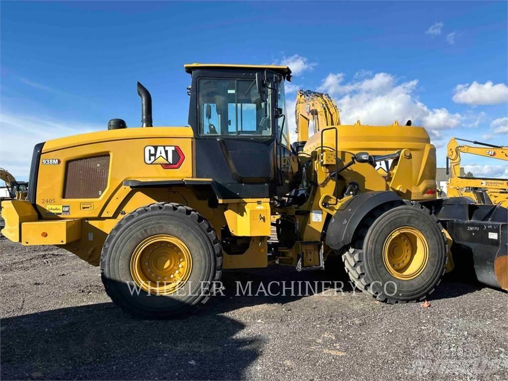 CAT 938M QC 3V لوادر بعجل