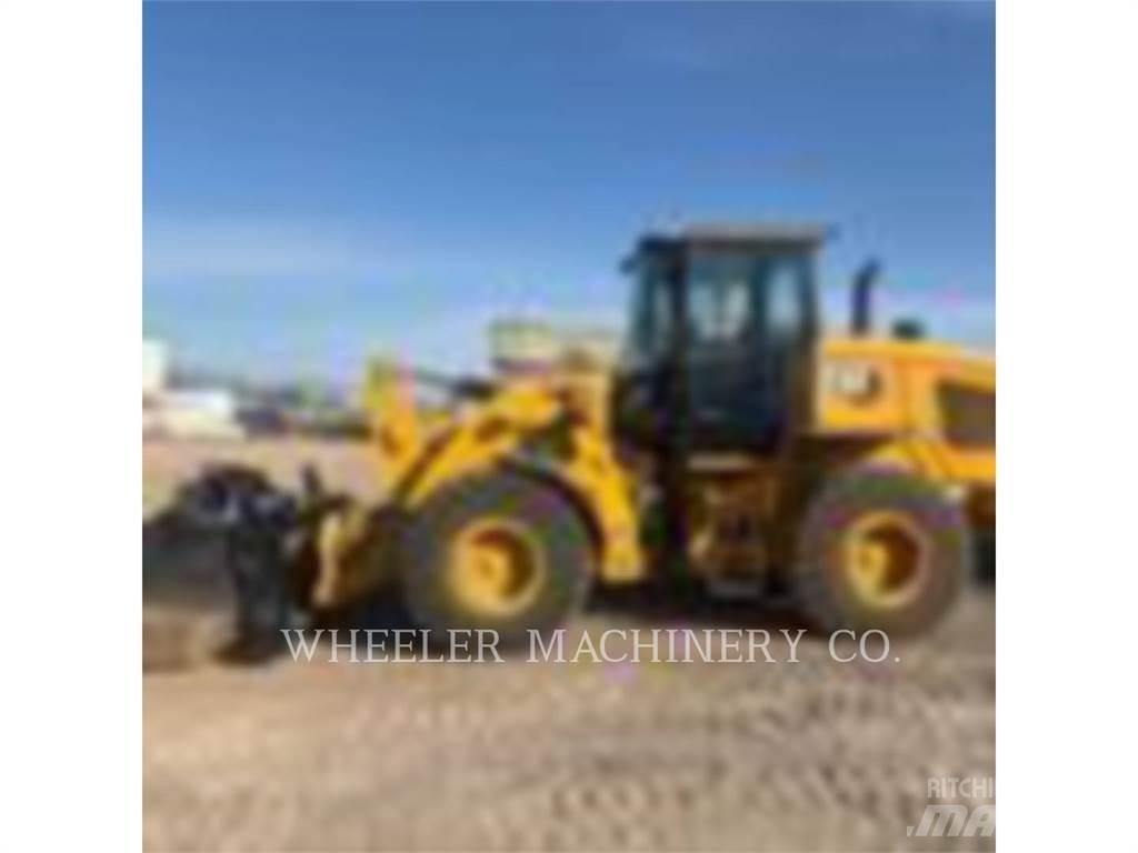 CAT 938M QC 3V لوادر بعجل
