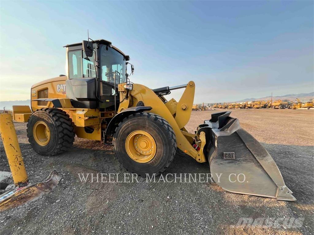 CAT 938M QC 3V لوادر بعجل