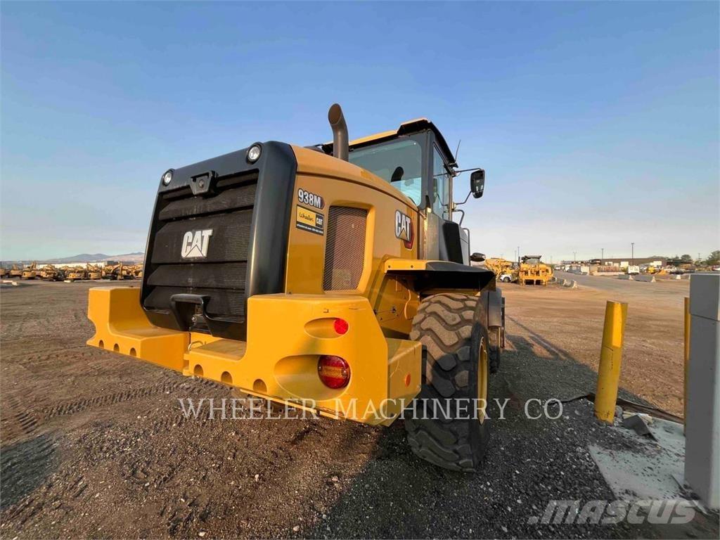 CAT 938M QC 3V لوادر بعجل