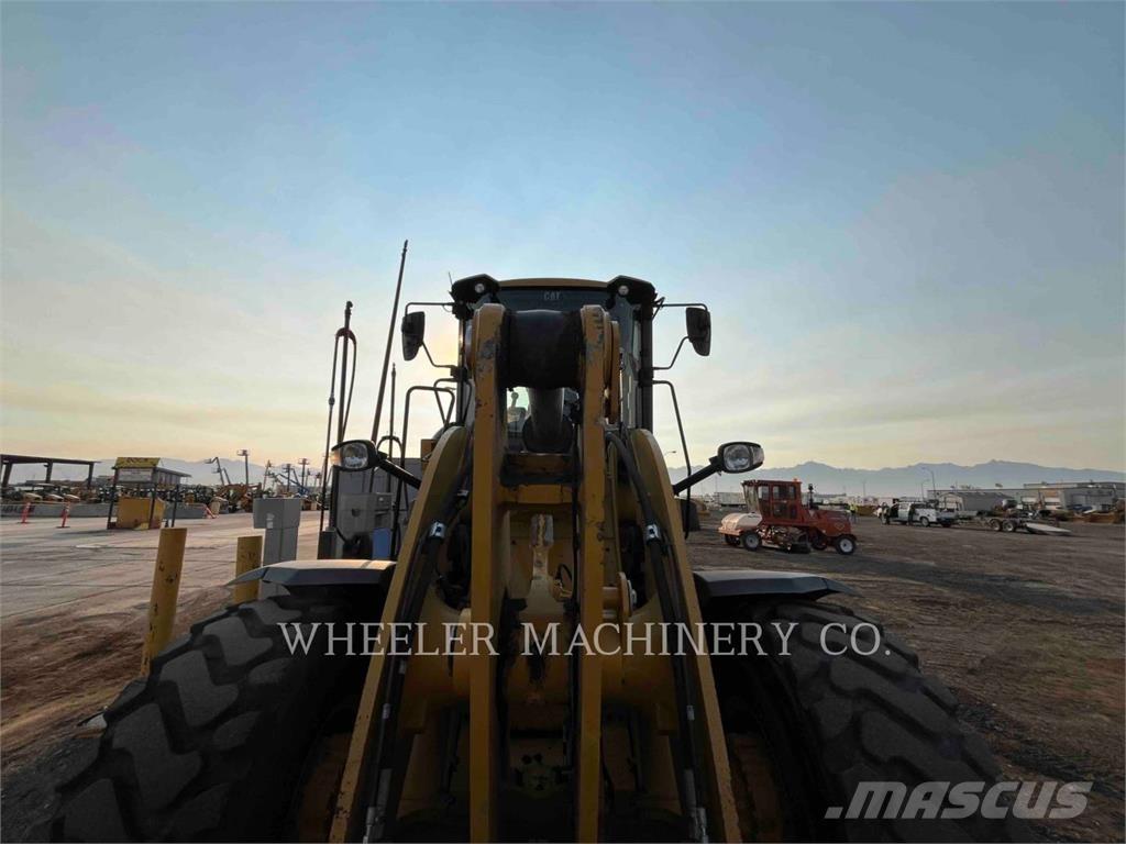 CAT 938M QC 3V لوادر بعجل