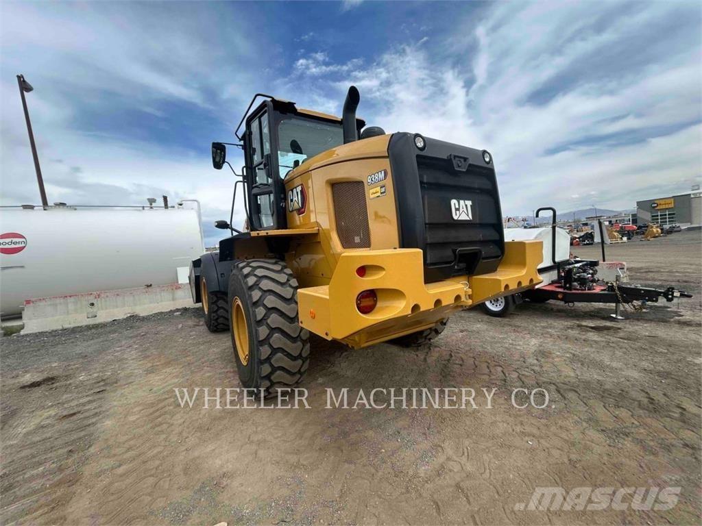 CAT 938M QC 3V لوادر بعجل