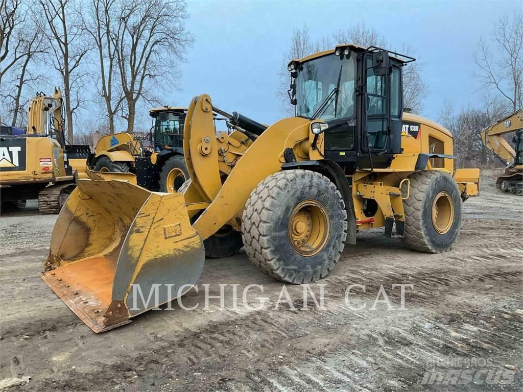 CAT 938M R+ لوادر بعجل