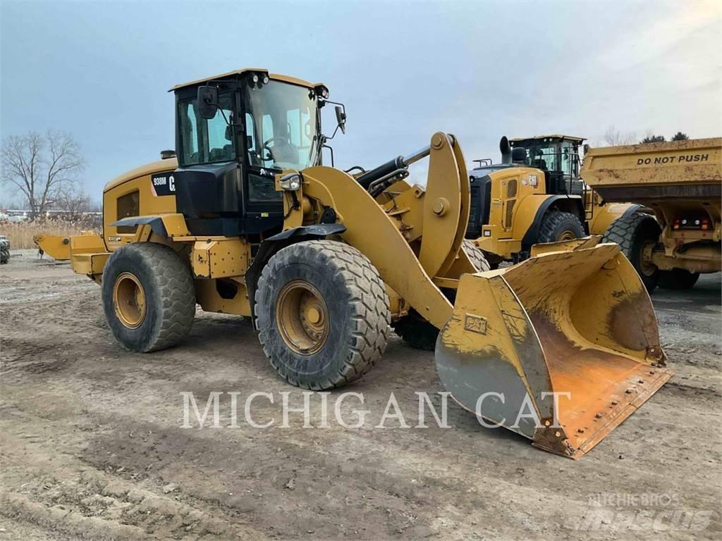 CAT 938M R+ لوادر بعجل
