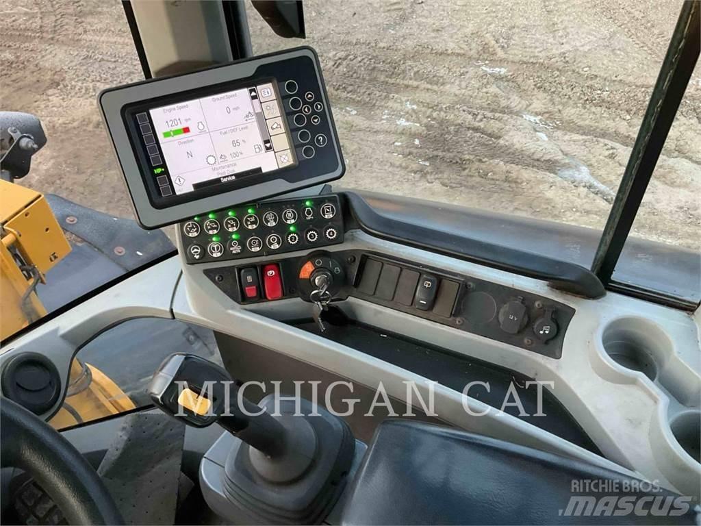 CAT 938M R+ لوادر بعجل