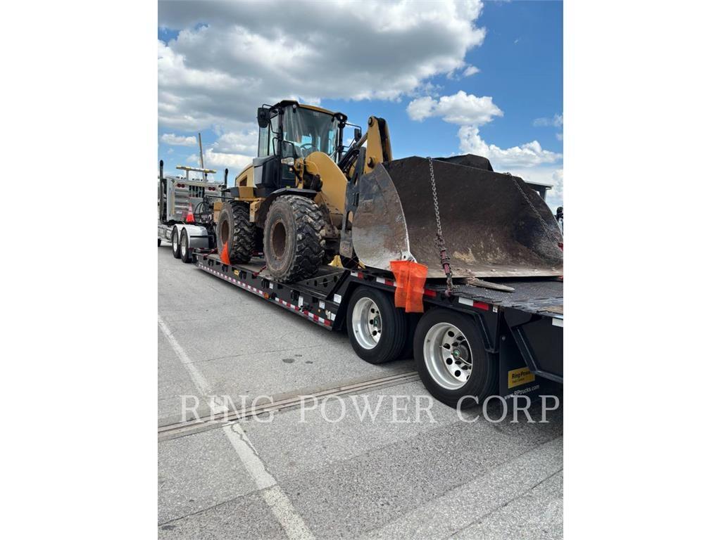 CAT 938MQC لوادر بعجل