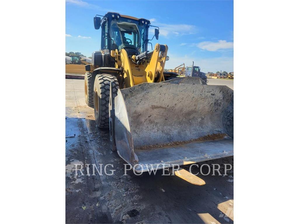 CAT 938QC لوادر بعجل