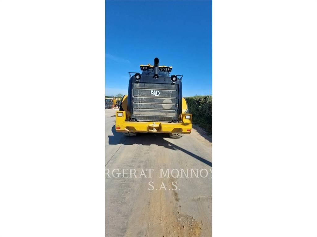 CAT 950 لوادر بعجل