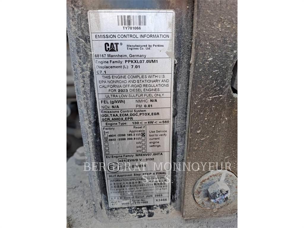 CAT 950 لوادر بعجل