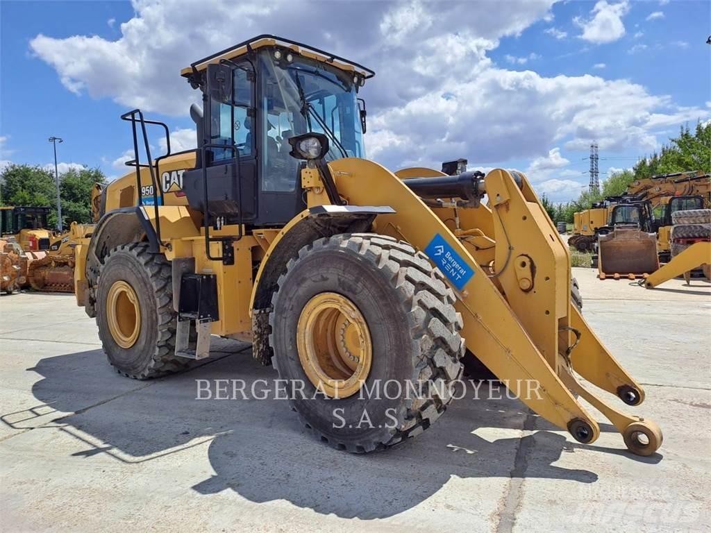 CAT 950 لوادر بعجل