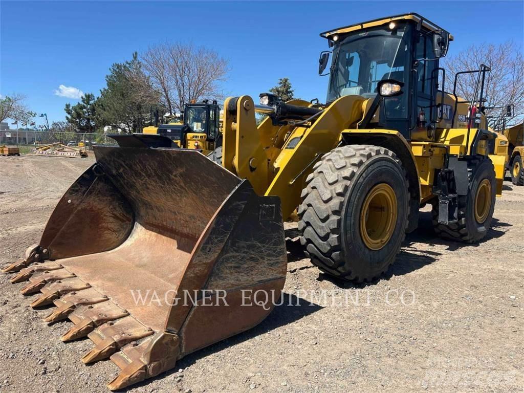 CAT 950 لوادر بعجل