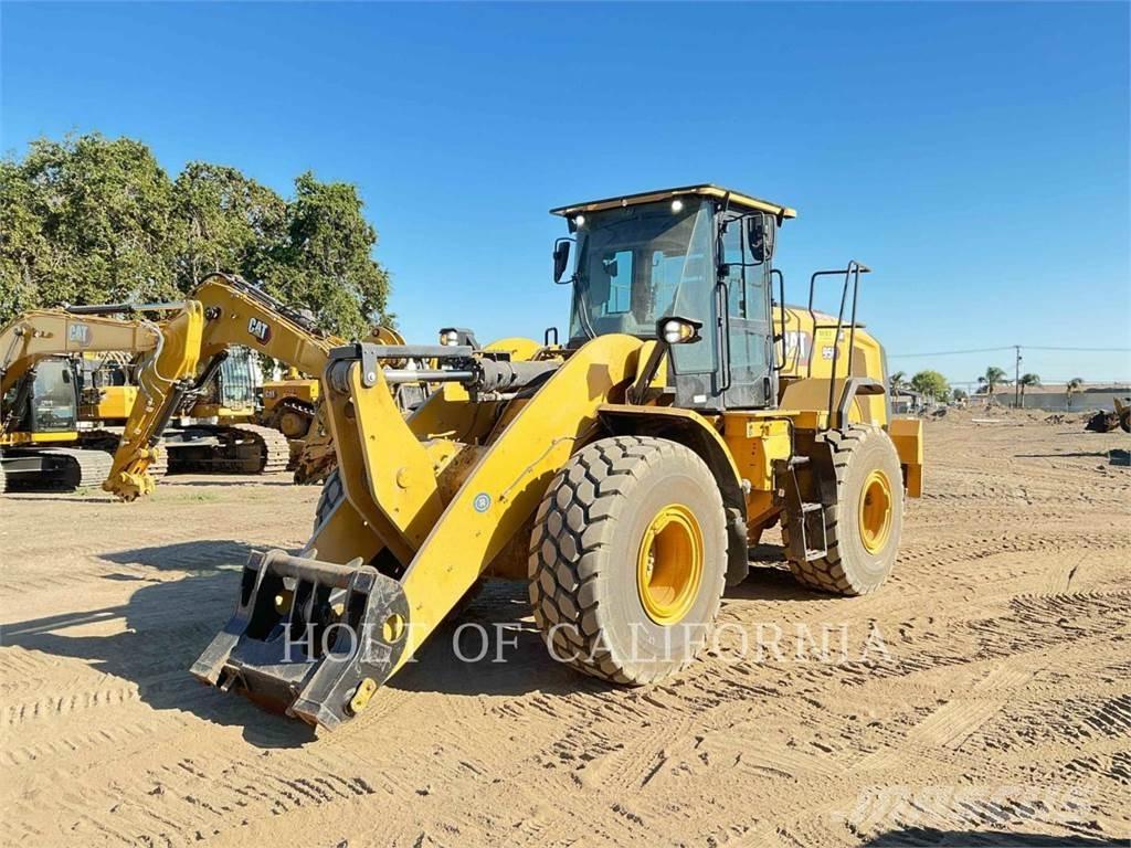CAT 950 لوادر بعجل