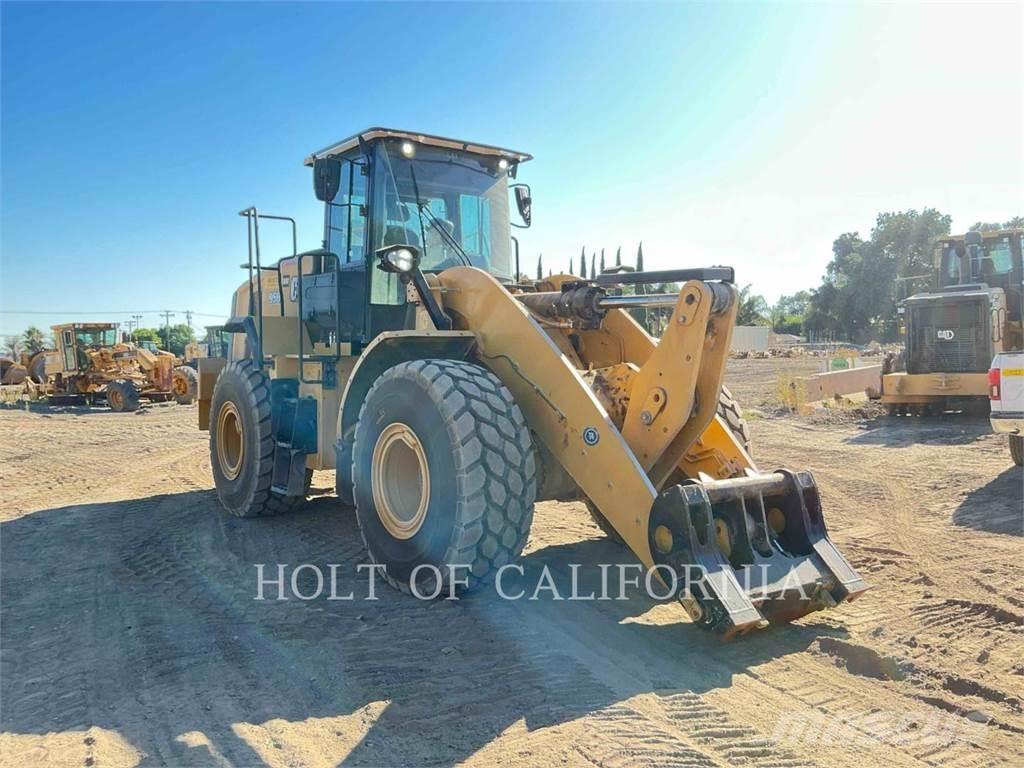 CAT 950 لوادر بعجل