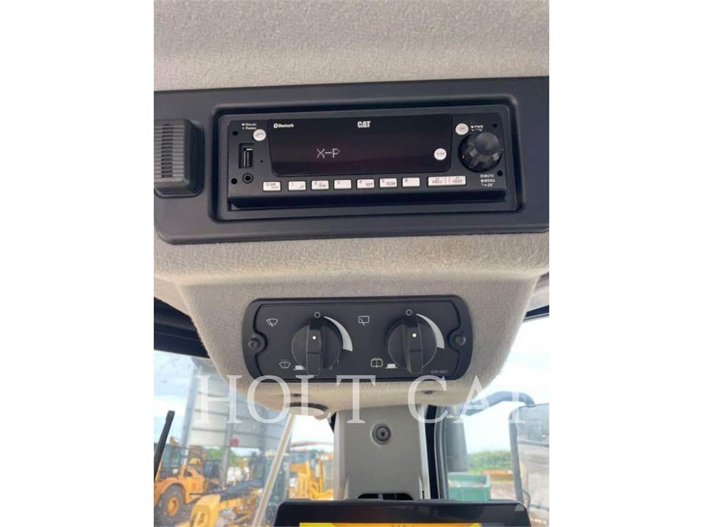 CAT 950 لوادر بعجل