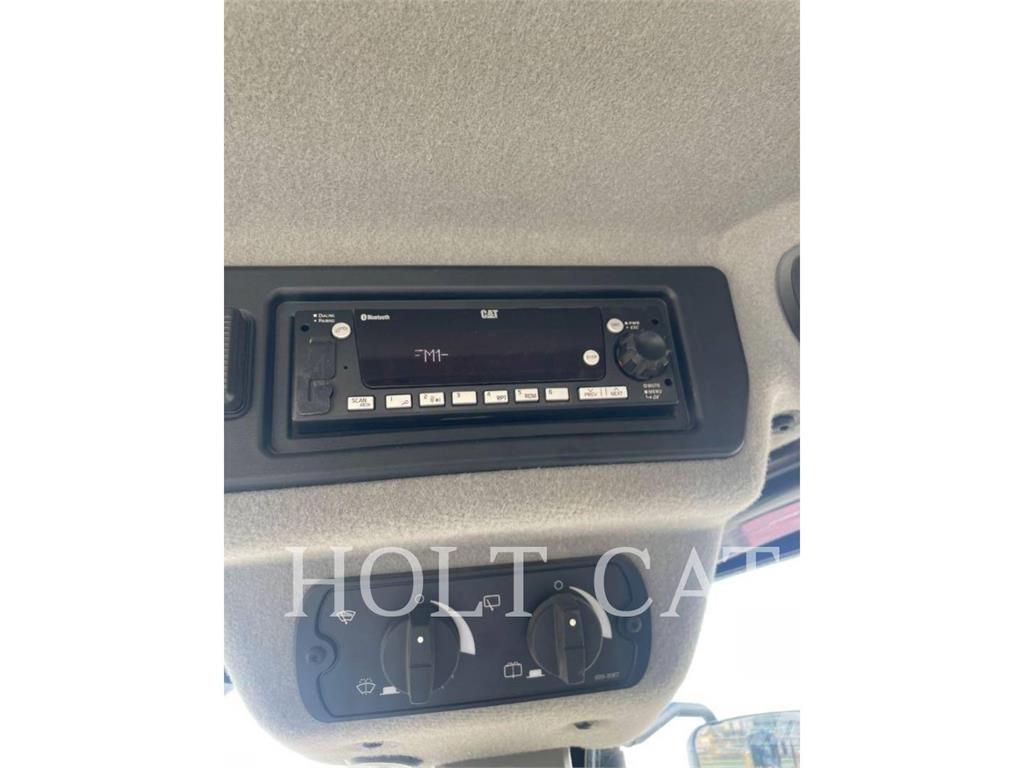 CAT 950 لوادر بعجل