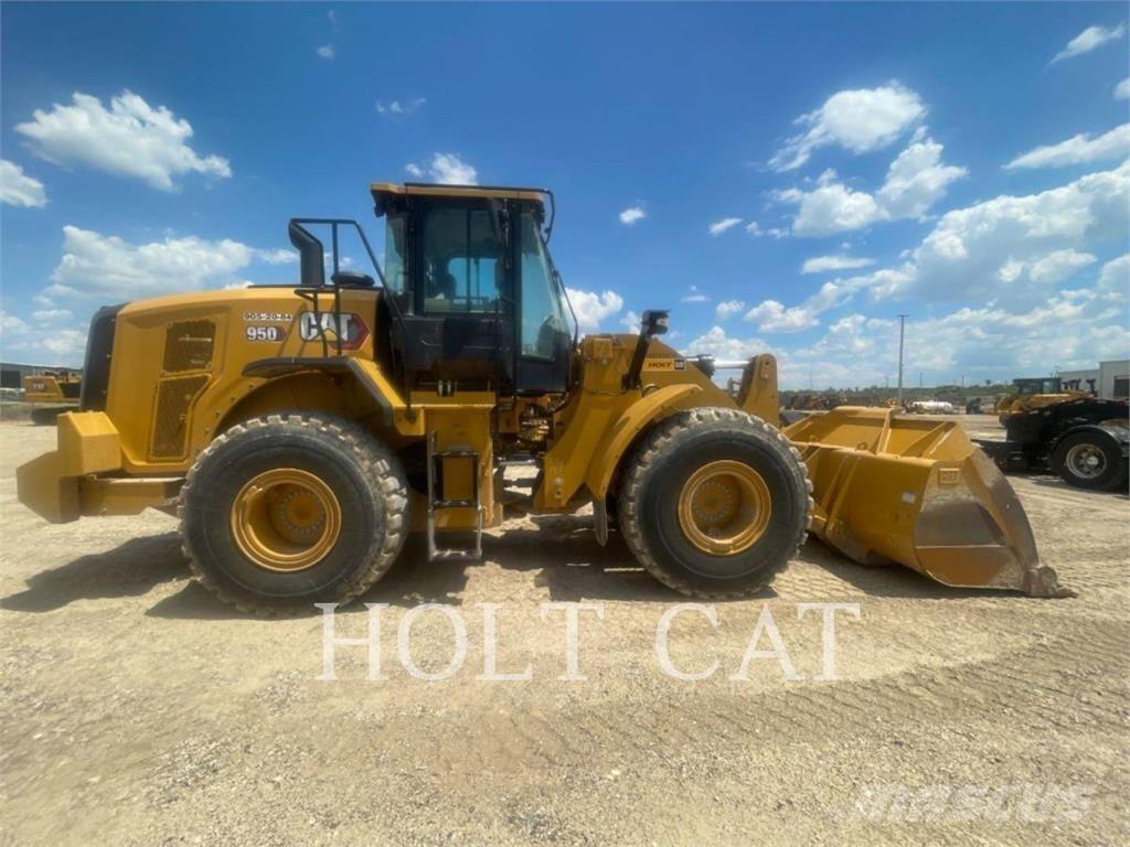 CAT 950 لوادر بعجل