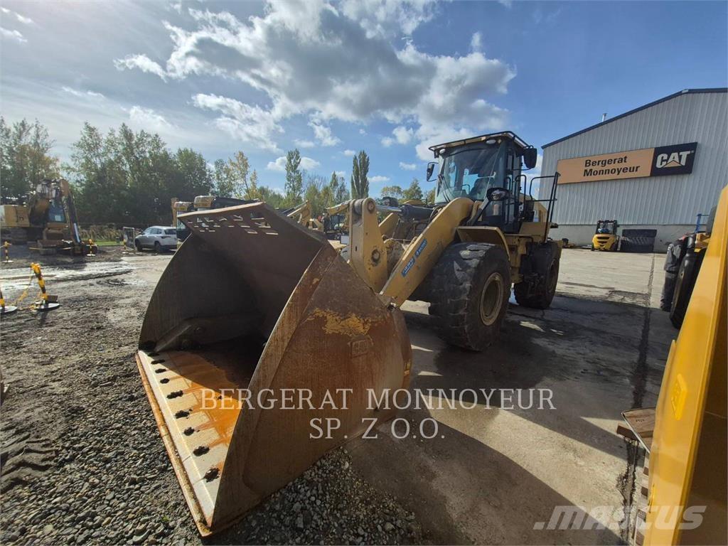 CAT 950 لوادر بعجل