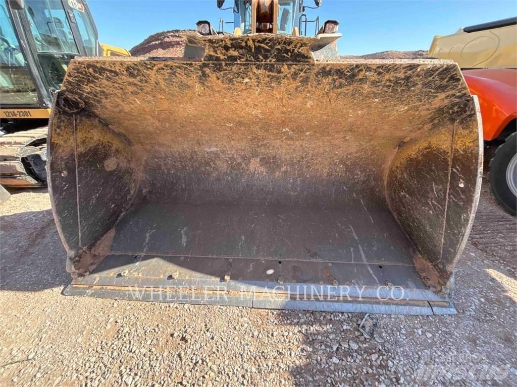 CAT 950 QC لوادر بعجل