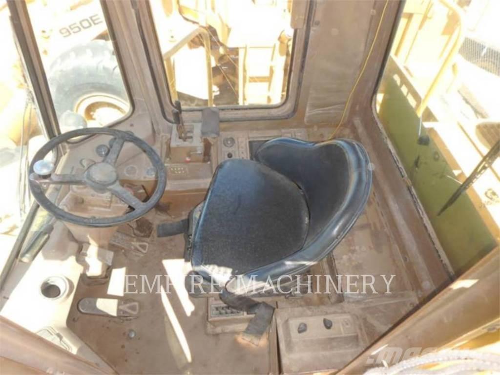 CAT 950E لوادر بعجل