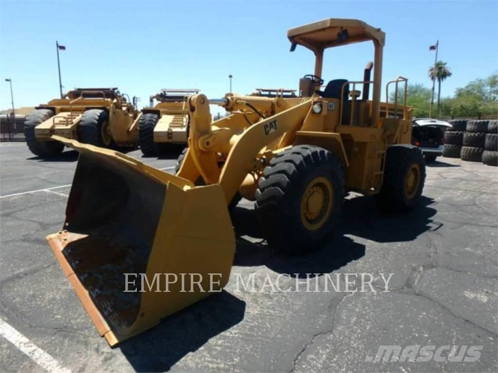 CAT 950E لوادر بعجل