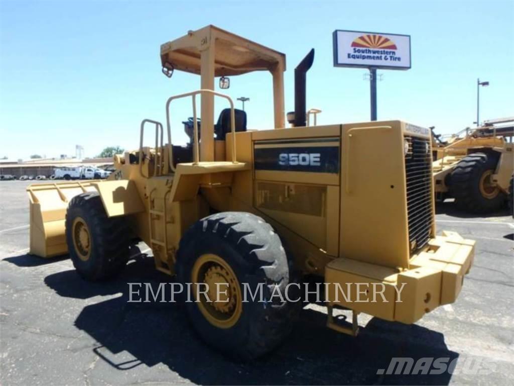 CAT 950E لوادر بعجل
