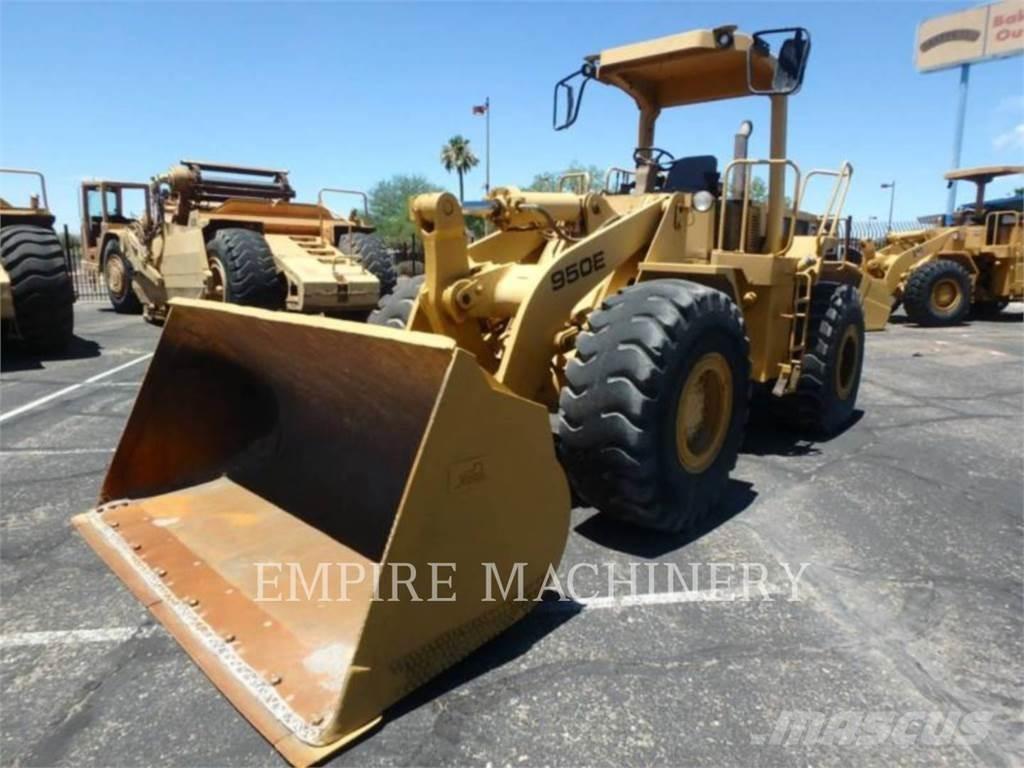 CAT 950E لوادر بعجل
