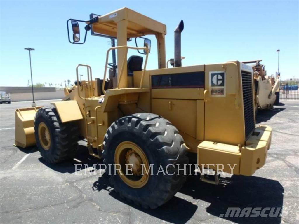 CAT 950E لوادر بعجل
