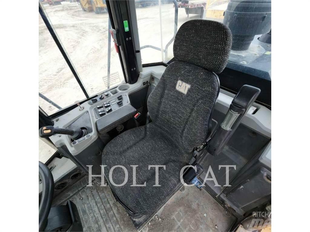 CAT 950GC لوادر بعجل
