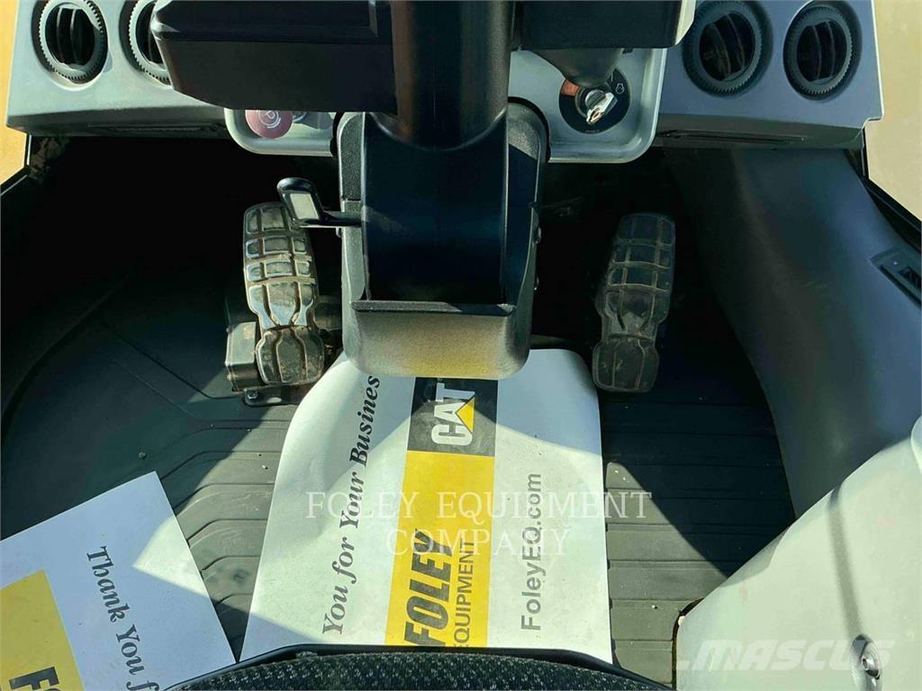 CAT 950GC لوادر بعجل