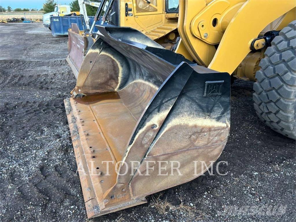 CAT 950GC لوادر بعجل