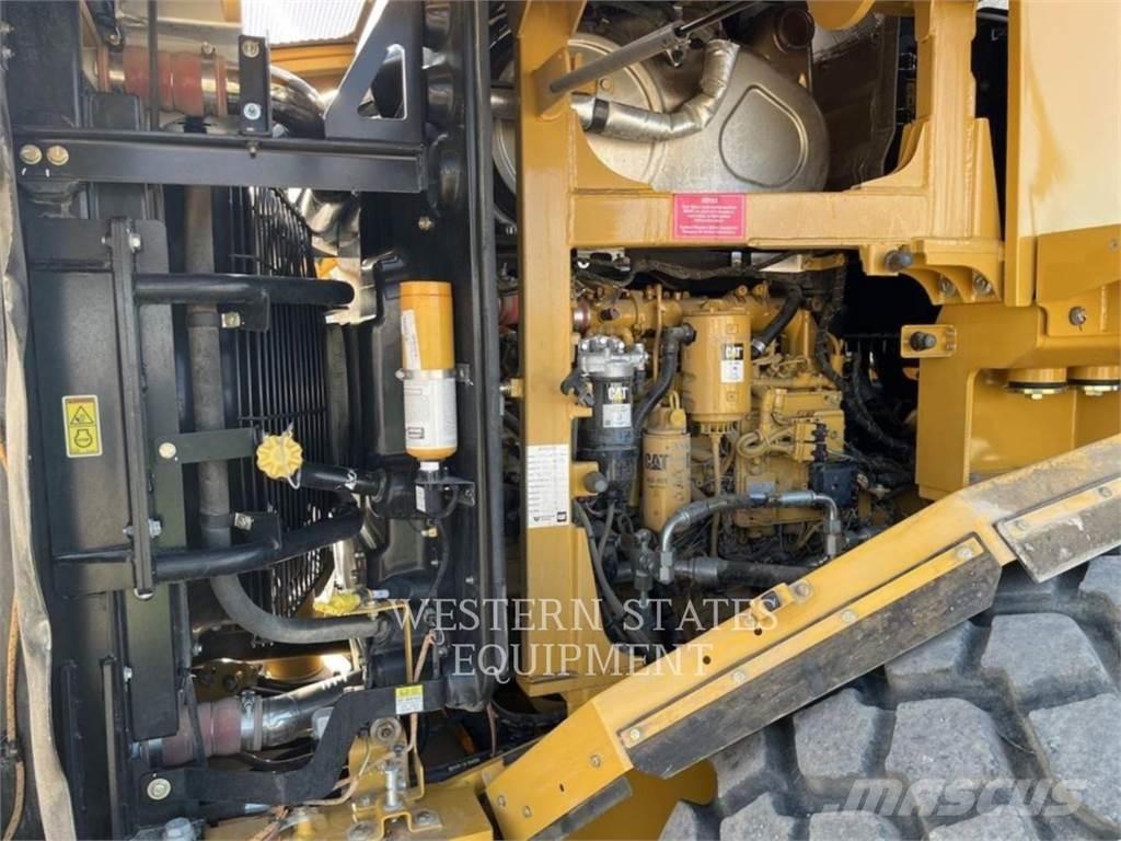 CAT 950GC لوادر بعجل