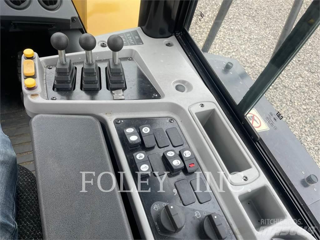 CAT 950GC لوادر بعجل