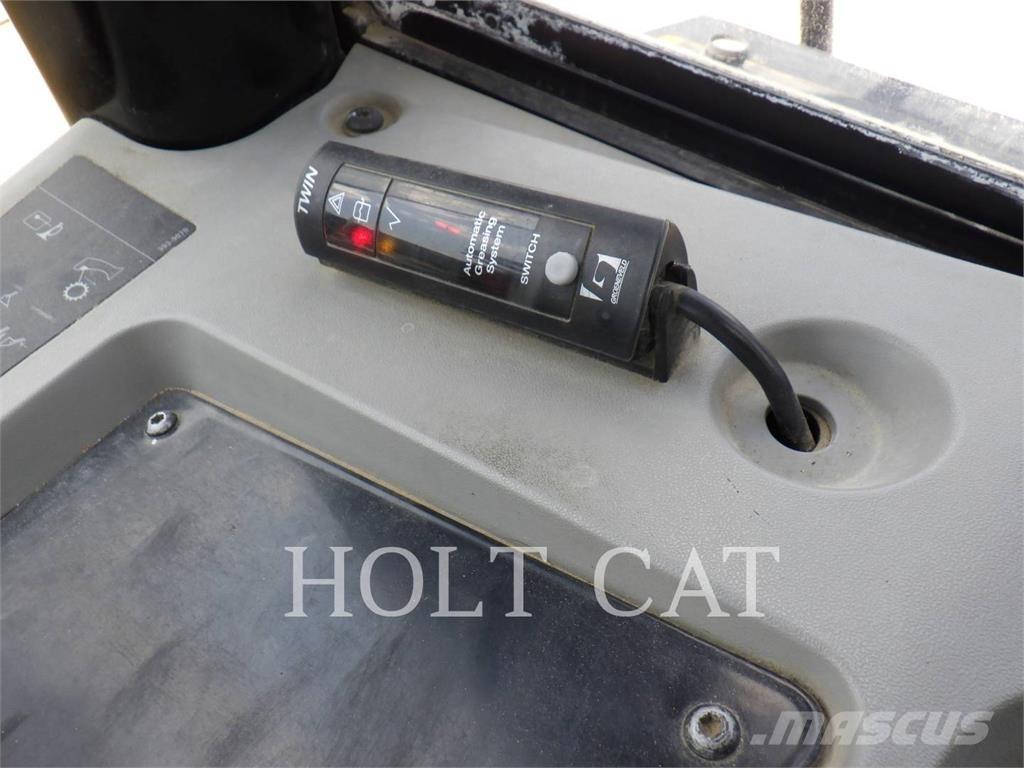 CAT 950GC لوادر بعجل