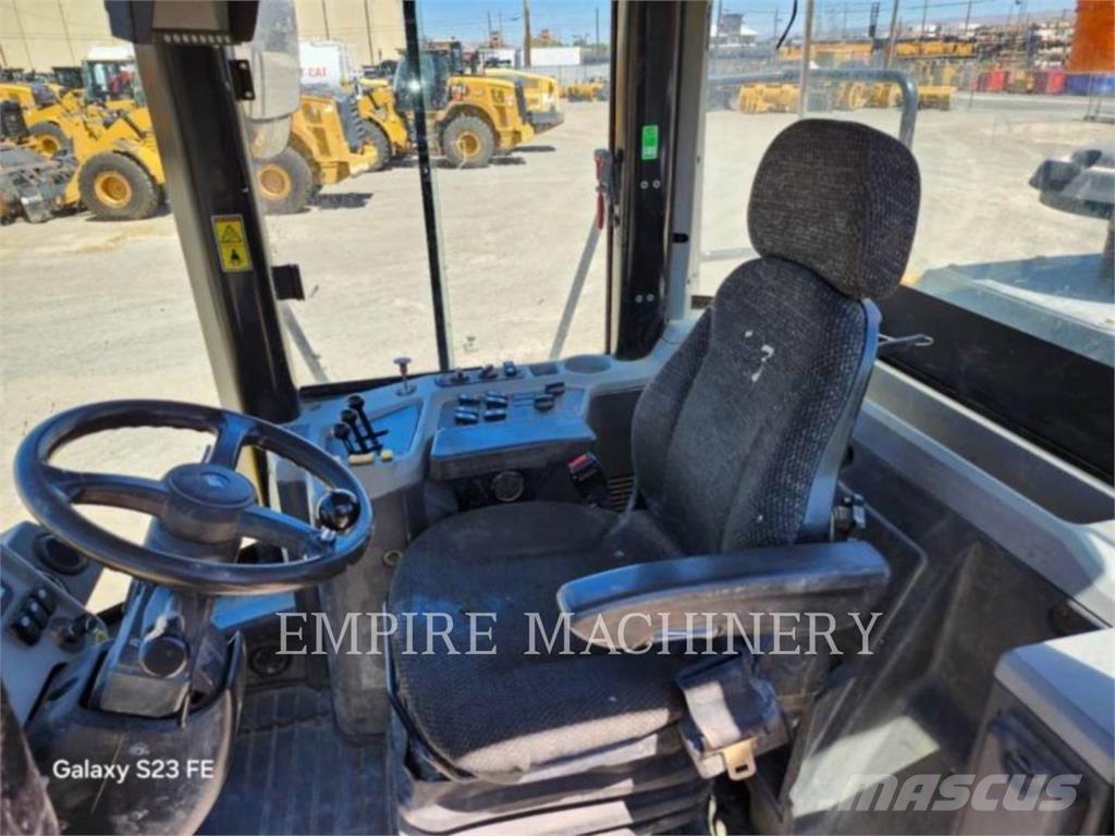 CAT 950GC لوادر بعجل