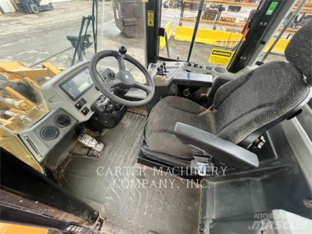 CAT 950GC 3V لوادر بعجل