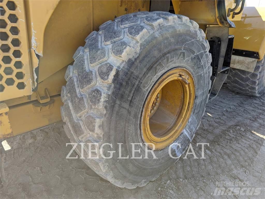 CAT 950K لوادر بعجل