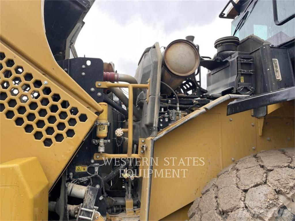 CAT 950K لوادر بعجل