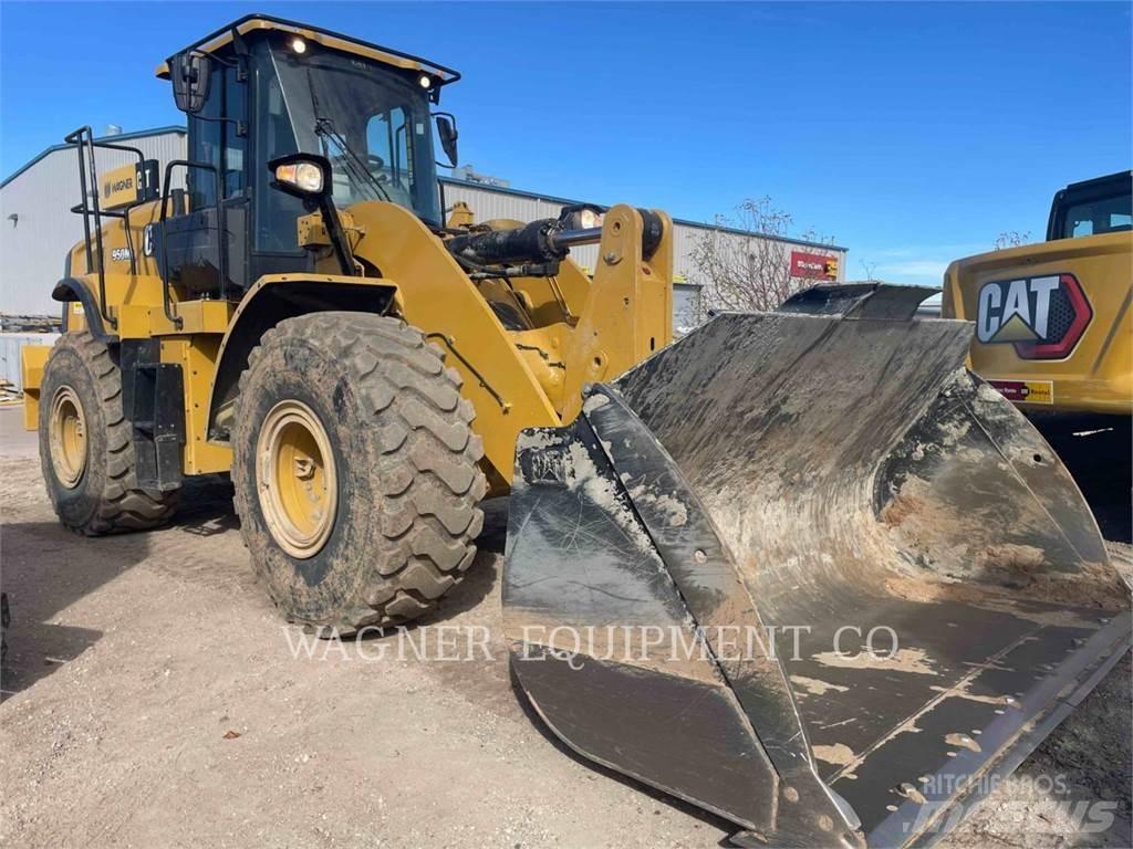 CAT 950M لوادر بعجل