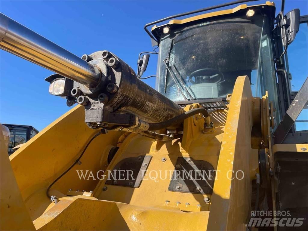 CAT 950M لوادر بعجل