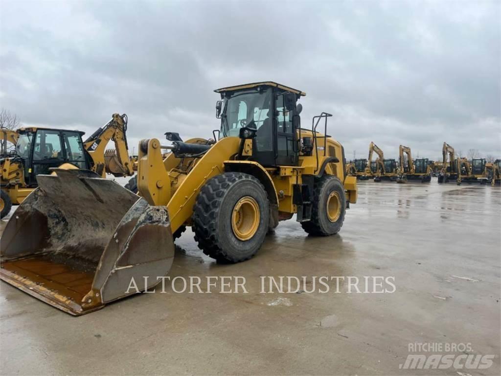 CAT 950M لوادر بعجل