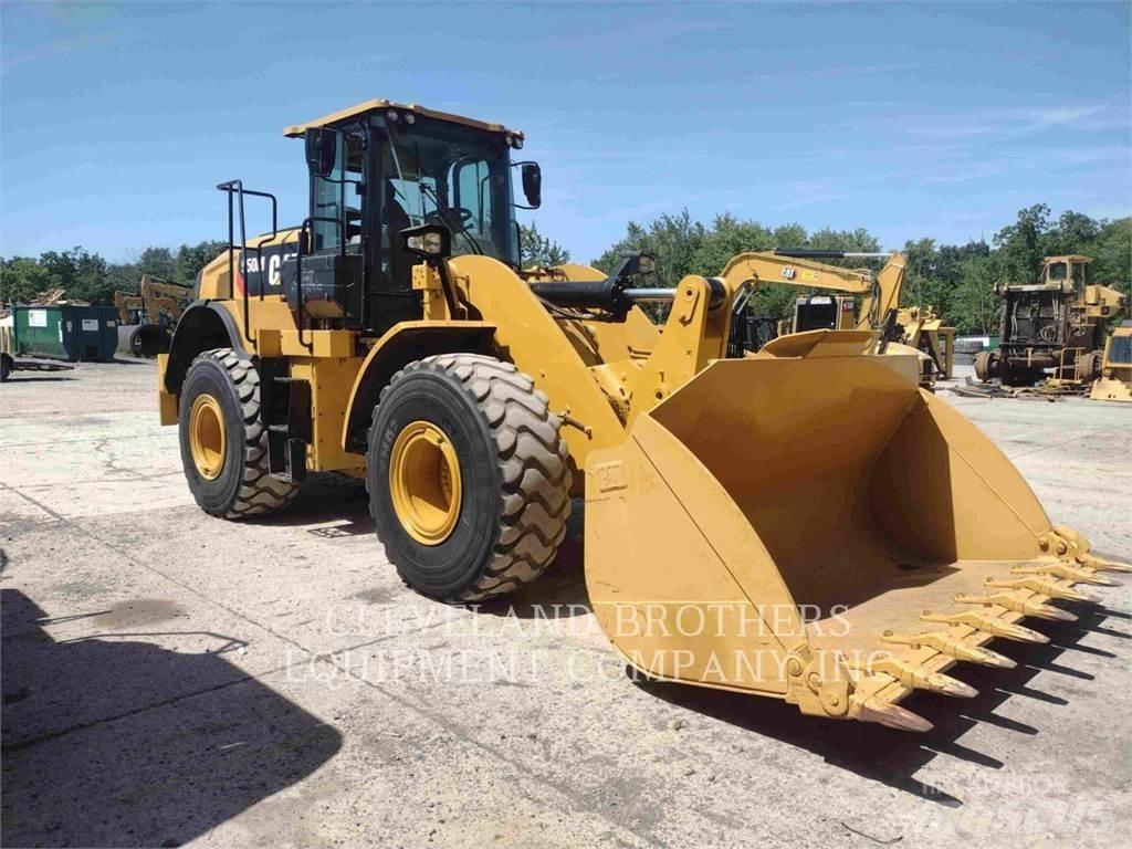 CAT 950M لوادر بعجل