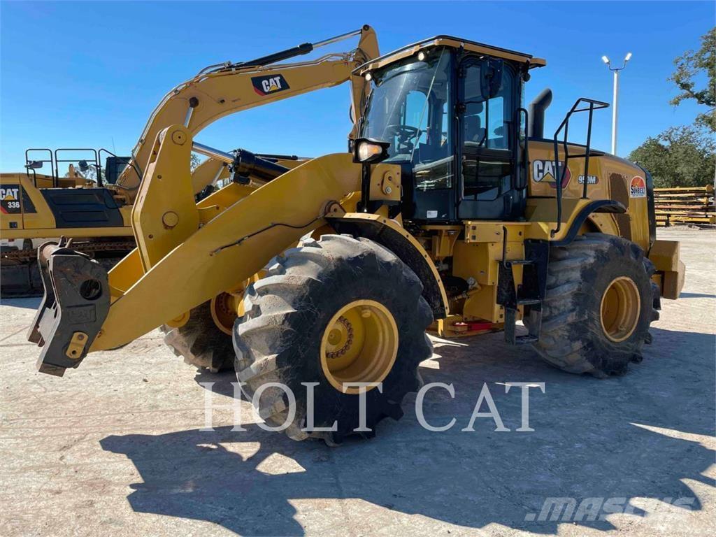CAT 950M لوادر بعجل