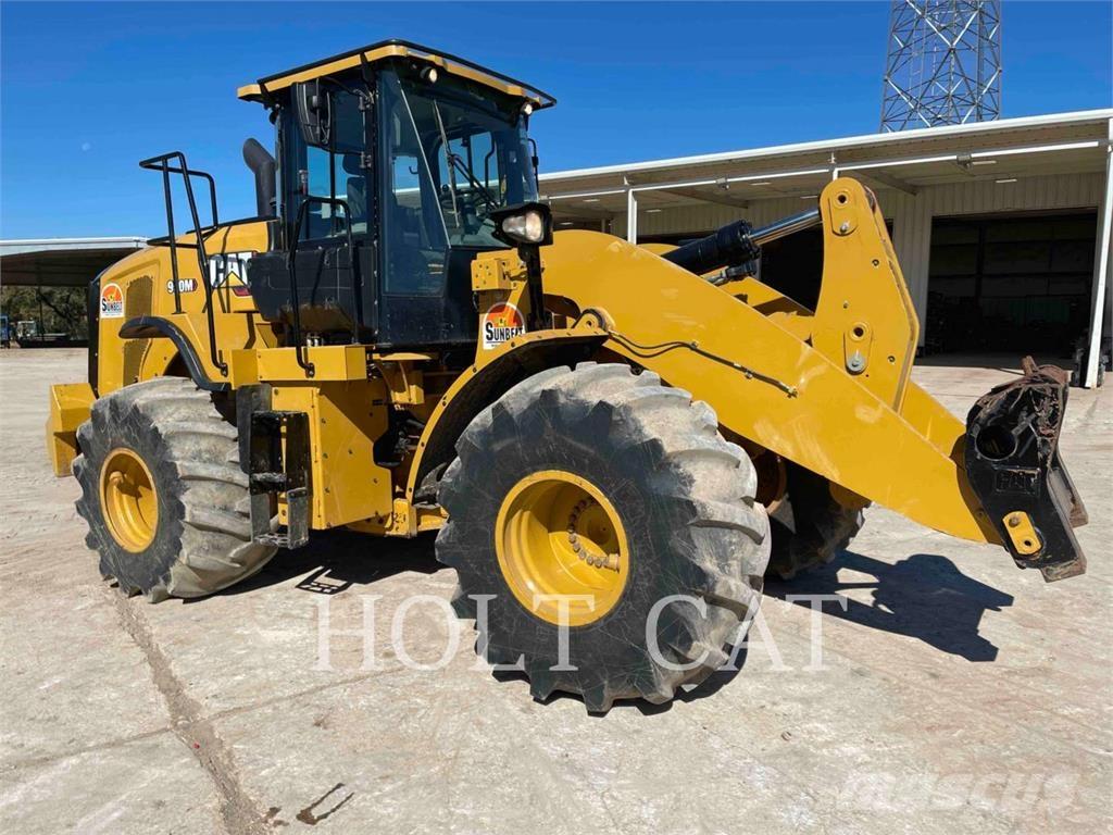 CAT 950M لوادر بعجل